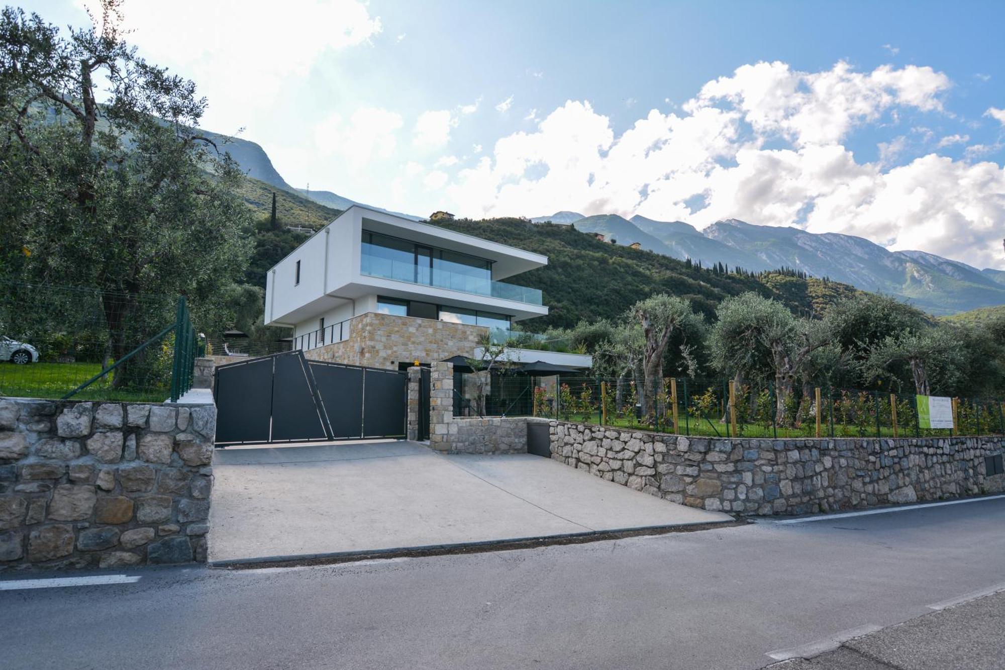 Olivo Luxury Apartments Malcesine Bagian luar foto